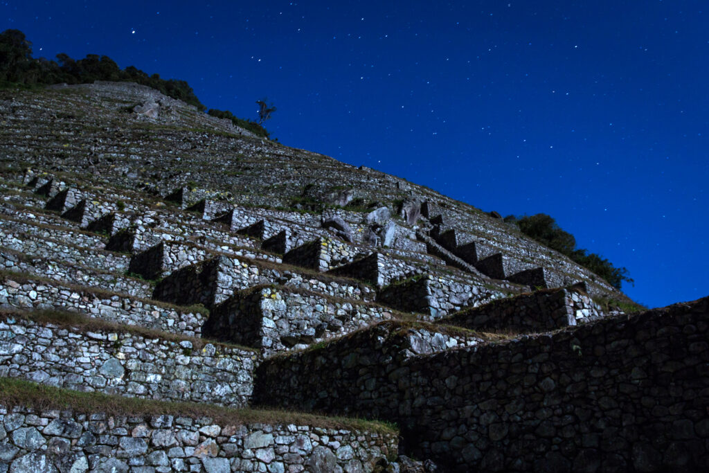 Complejo Arqueologico Intipata iluminado por la luna llena. Créditos: Diego Perez Romero