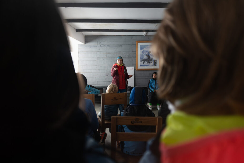 Encuentro antes de salir a la nieve. Foto: Eduardo Retamales.