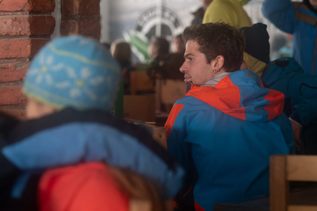 Reunión antes de salir a la nieve: Eduardo Retamales.