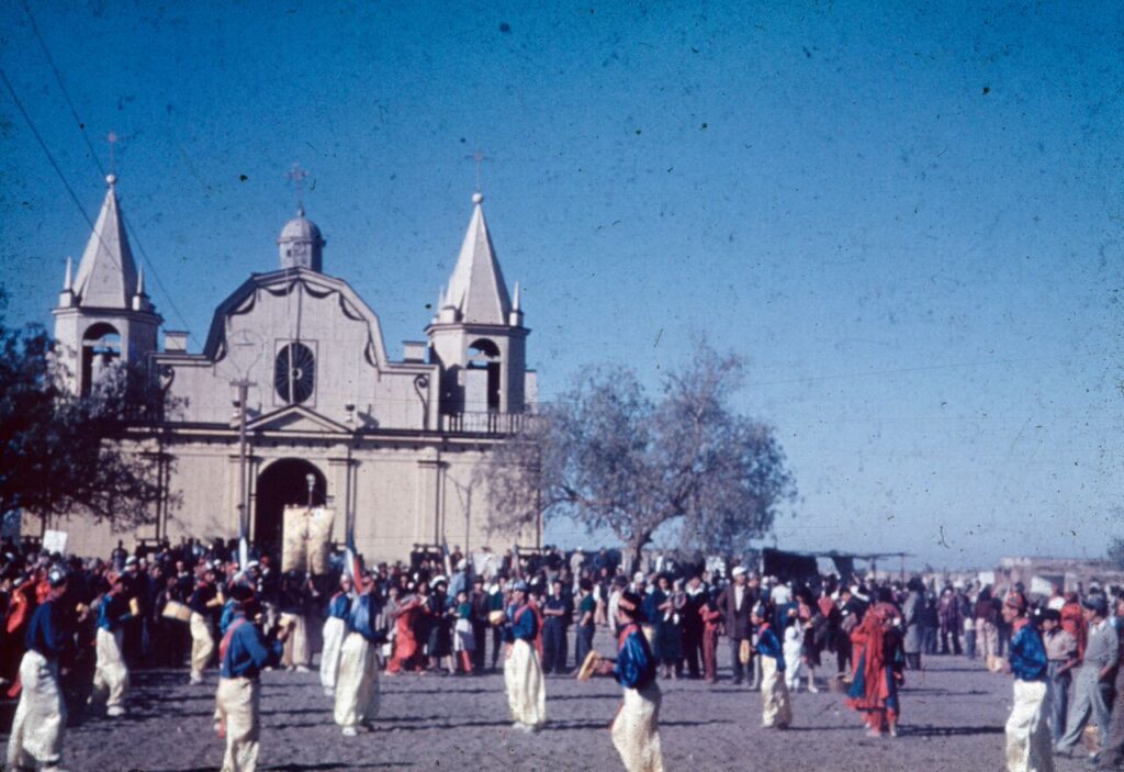 Fiesta de la Tirana en los 60. Créditos: Archivo Patrimonial Fundación Enterreno en colaboración Carrera Arte y Conservación del Patrimonio USS