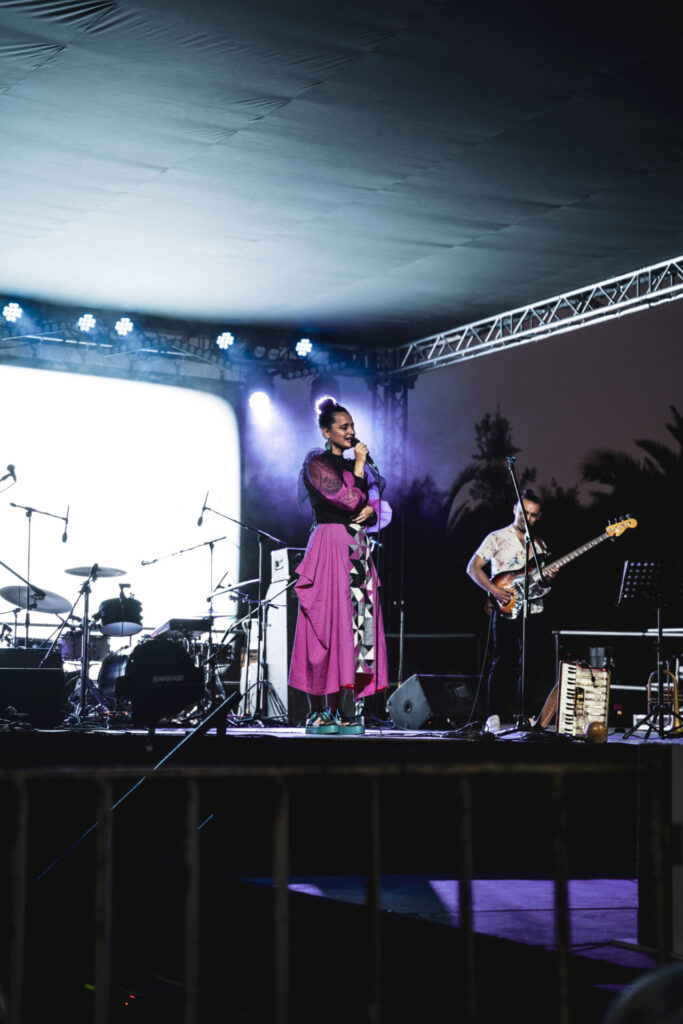 Cantante en Festival Ladera Sur