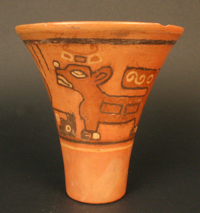 Vaso quero. Créditos: Museo Chileno de Arte Precolombino.