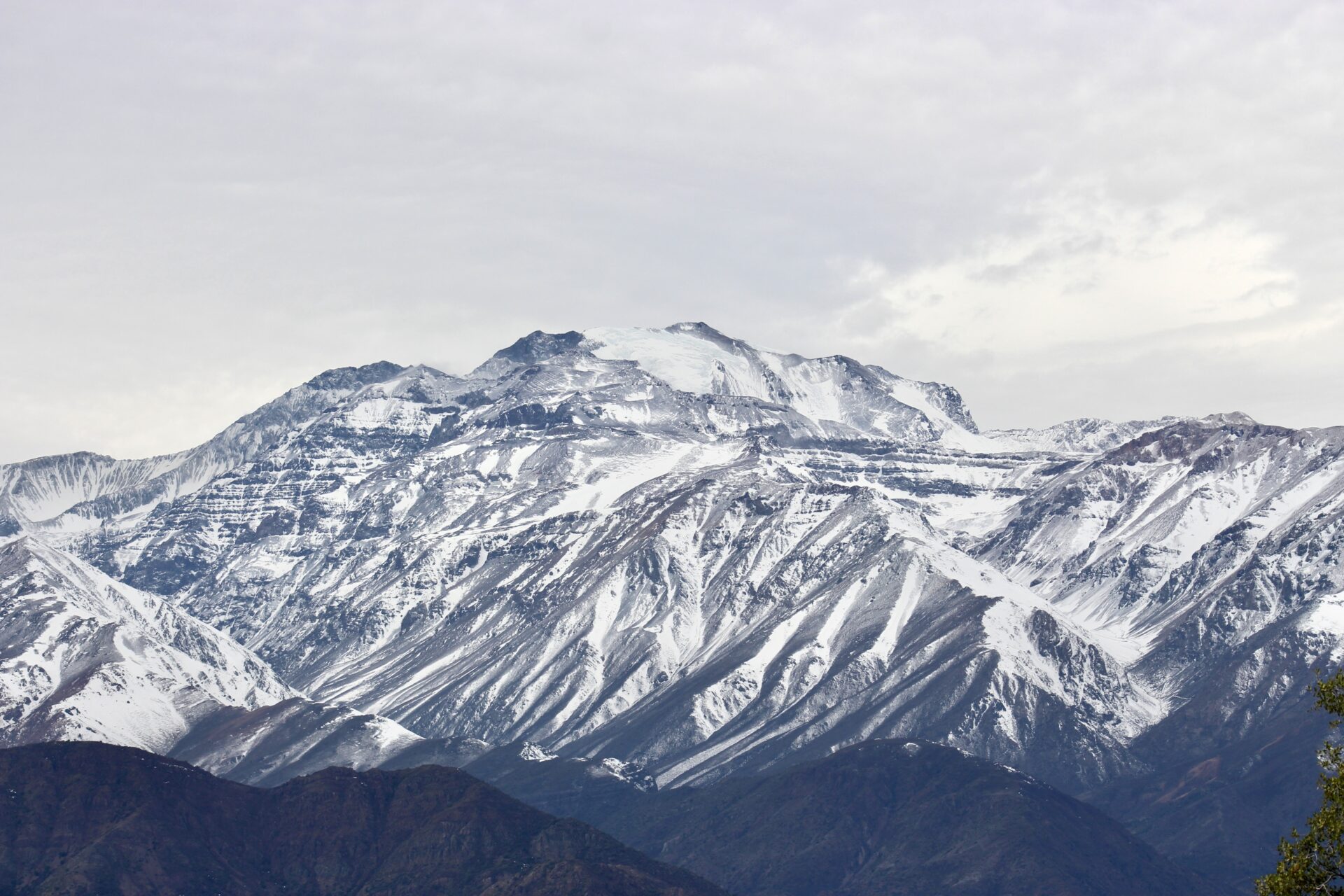 OPINIÓN | El retroceso silencioso del glaciar Cerro El Plomo no es solo un problema ambiental y de seguridad hídrica, sino también sociocultural