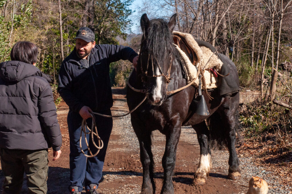 Daniel Medrano con su caballo. Foto: Fundación Madrugada 