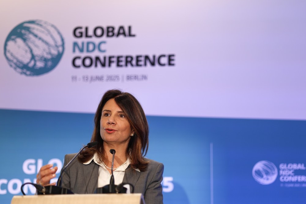 En Berlín, Ana Toni destaca la urgencia de contar con NDC ambiciosas para combatir la crisis climática. Créditos: Presidencia de la COP30