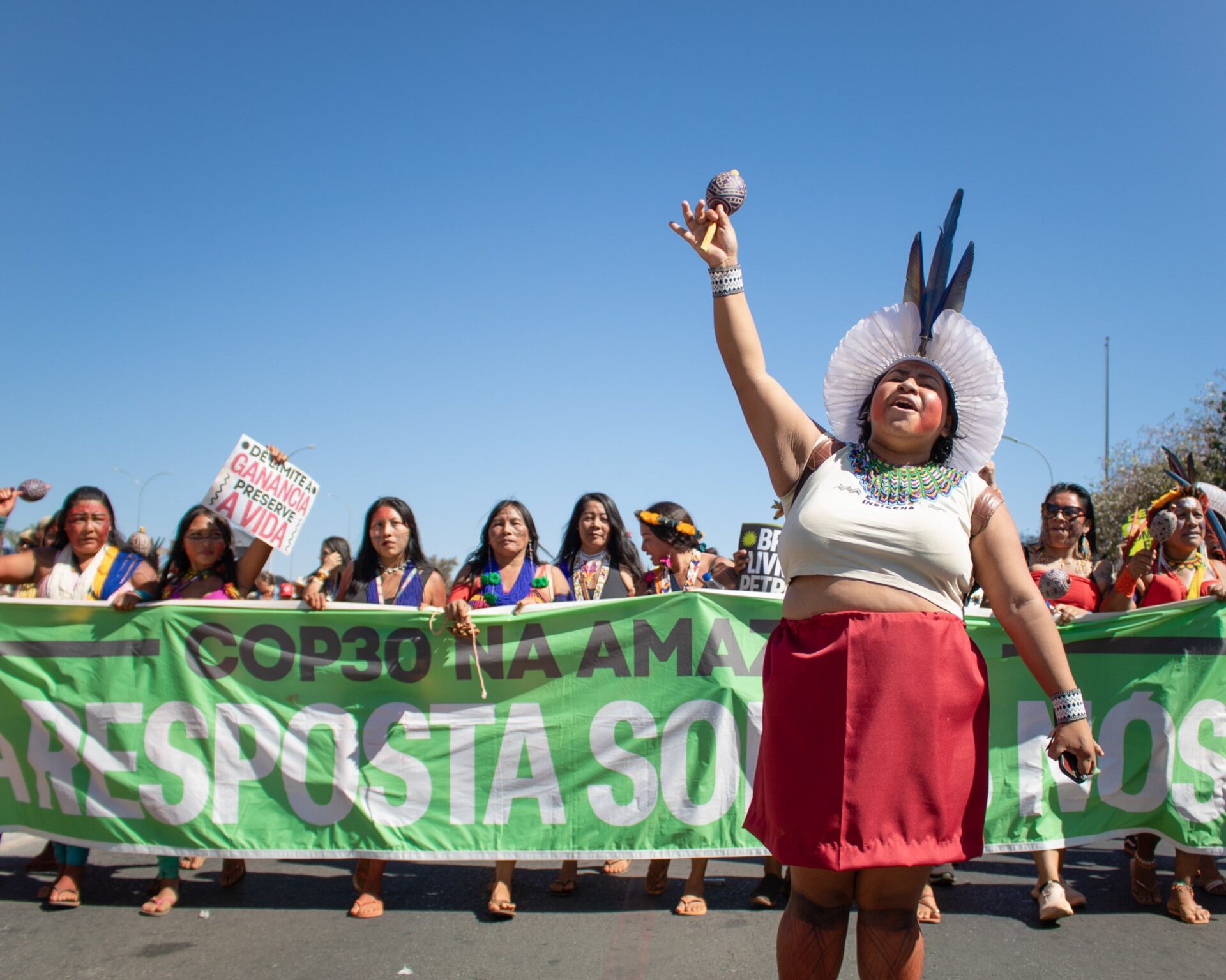 “Deciden nuestro futuro a puertas cerradas”: Mujeres indígenas exigen su lugar en la COP30 que se realizará en la Amazonía