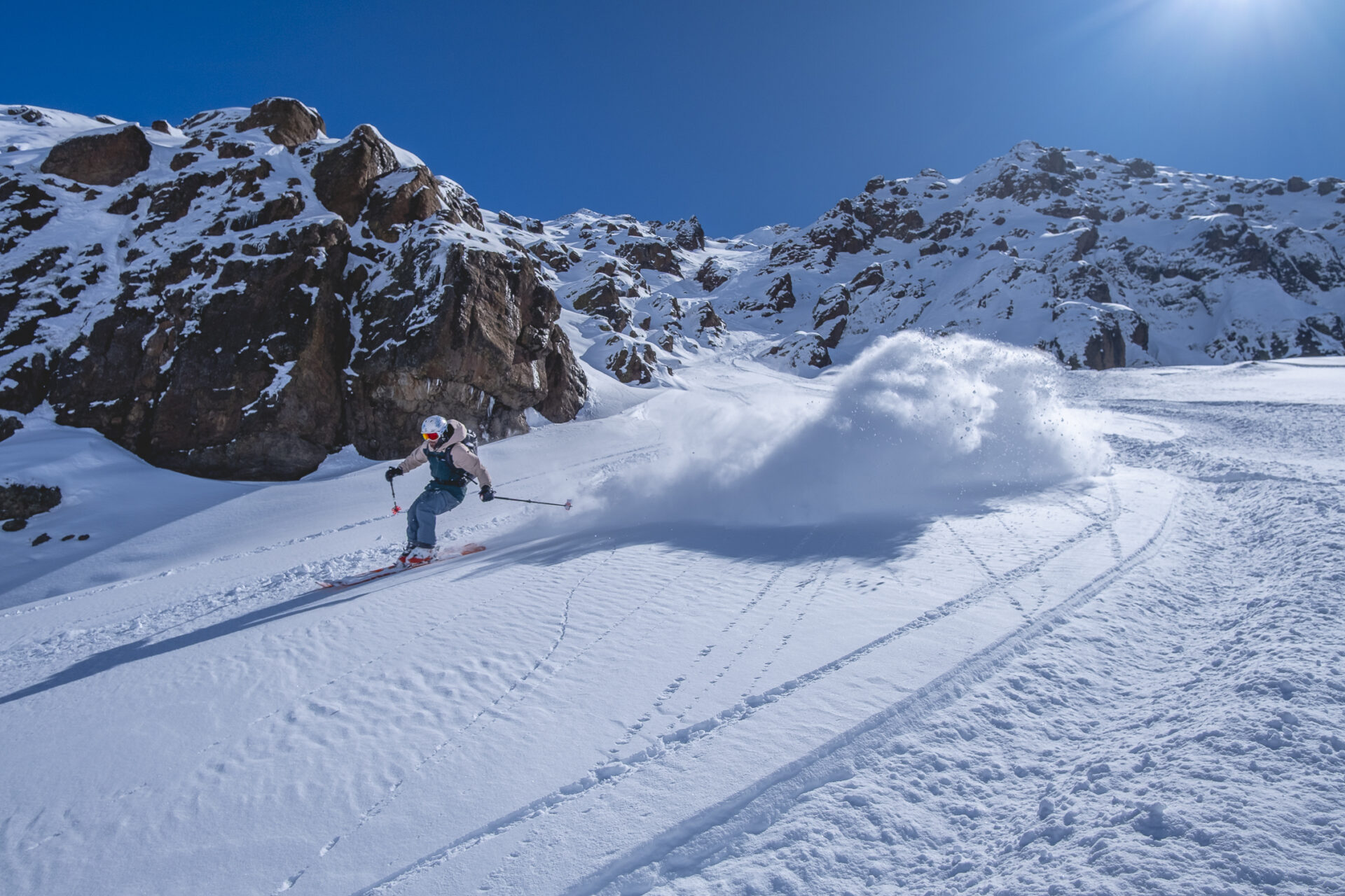 Deportista outdoor Nick Russel visita Chile para el estreno de su película: “Las montañas de los Andes son un lugar perfecto para un futuro proyecto”