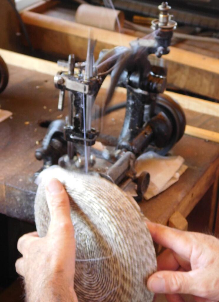 Costura. Imagen: "Chupallas de Ninhue: una denominación de origen para el valle del Itata"