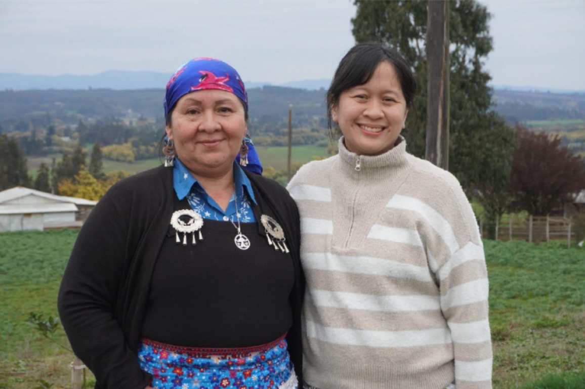 Escuchar profundamente: El vínculo entre una machi y tejedora mapuche y una científica filipina-chilena en la protección de la biodiversidad al sur de Chile