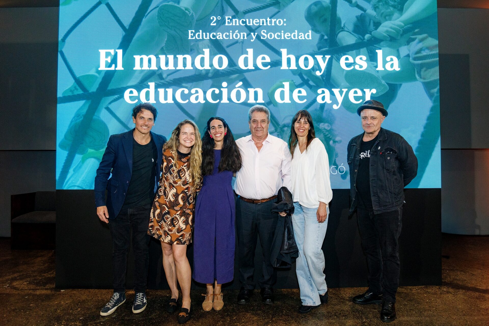 Conversatorio “Educación y Sociedad” en Boragó reunió a referentes del ámbito educativo y cultural