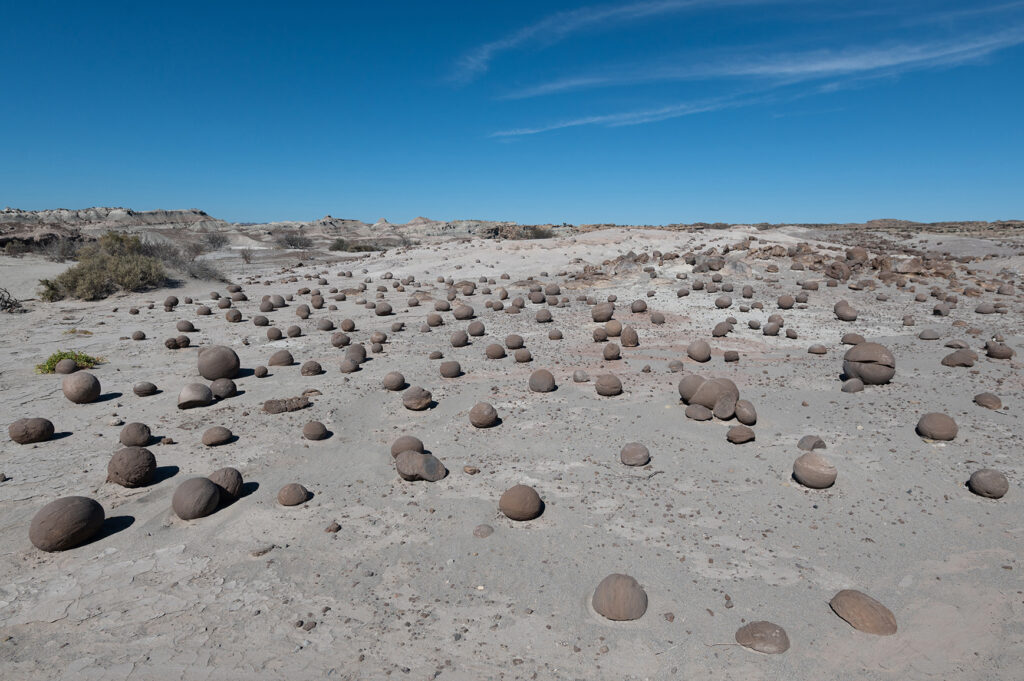 La imagen tiene un atributo ALT vacío; su nombre de archivo es mario-de-fina-ischigualasto-002-1-1024x681.jpg
La formación cancha de bochas en agosto del 2025, en el Parque Provincial Ischigualasto, Departamento Valle Fértil,San Juan, Argentina.
