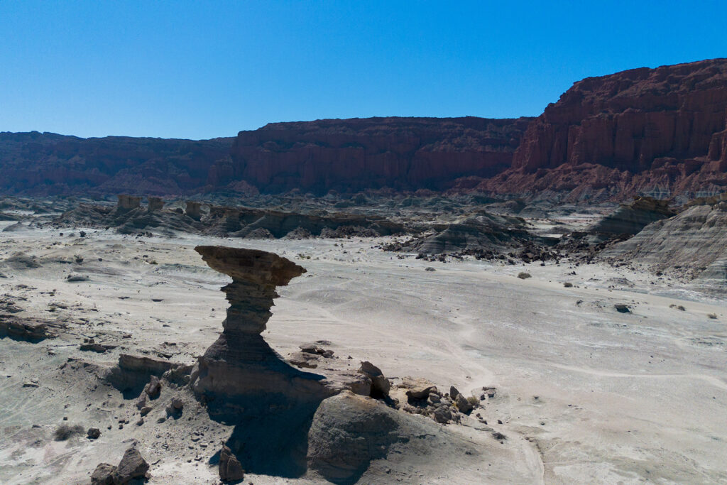 La geoforma conocida como el hongo en agosto del 2025, en el Parque Provincial Ischigualasto, Departamento Valle Fértil, San Juan, Argentina.