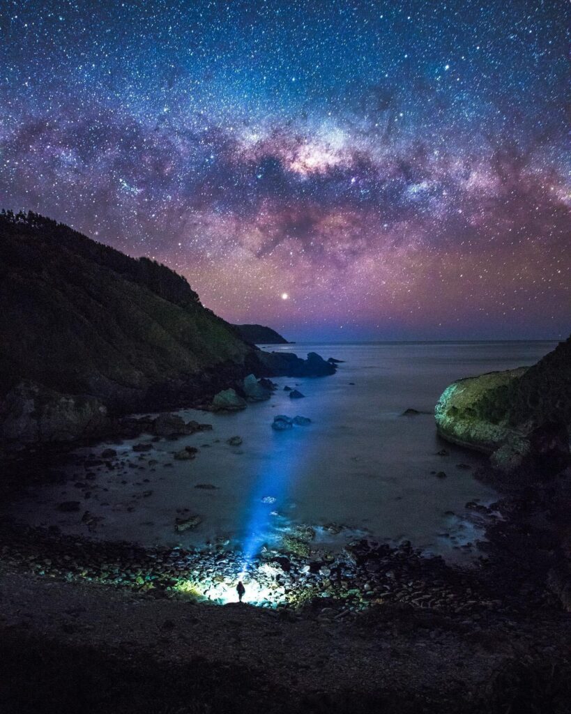 Via lactea posada en el Mar. Volcan Lanin. ©Fernando Gudenschwager