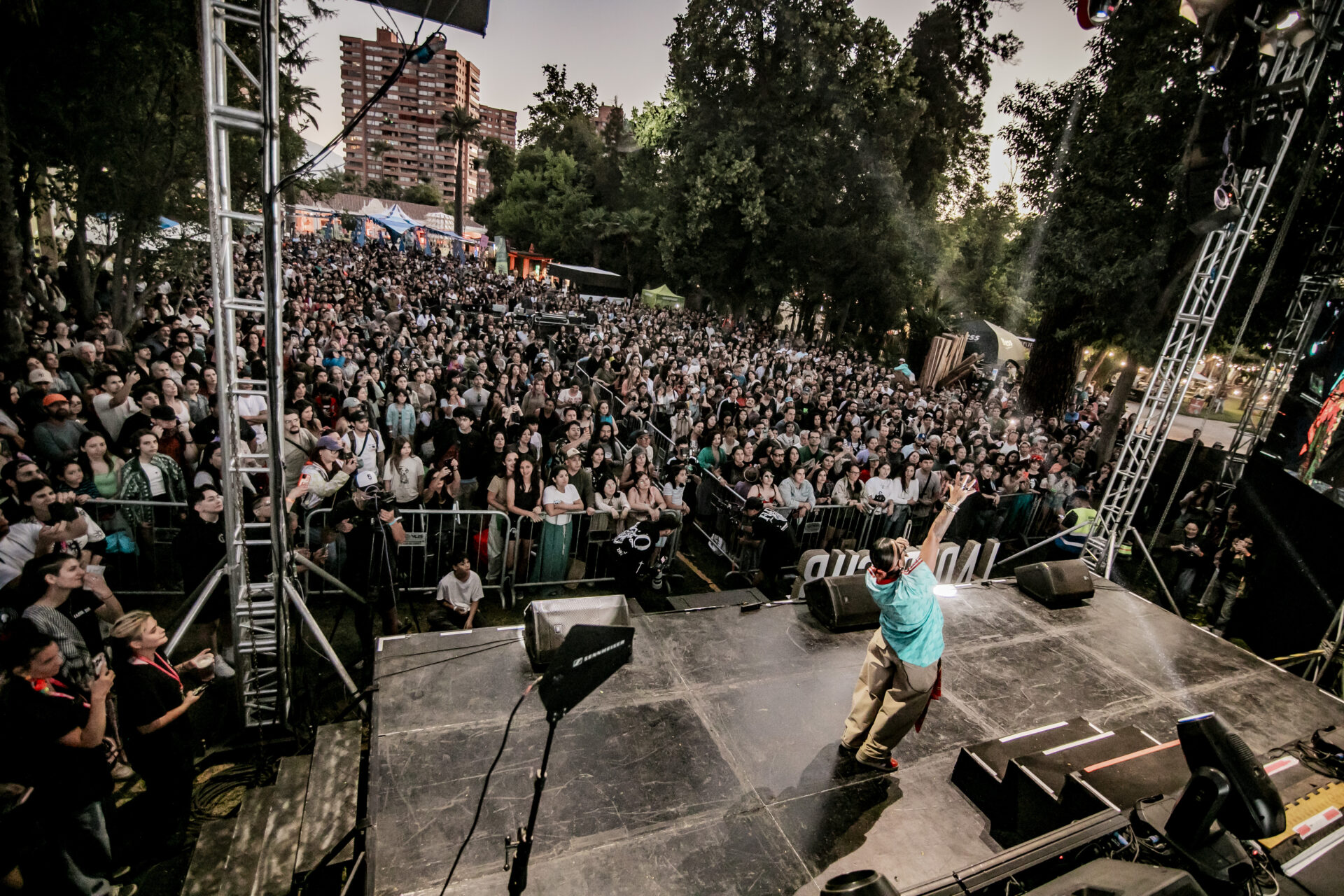 ¡Gran éxito! Festival Ladera Sur 2025 convoca a 18 mil personas y premia a la legendaria oceanógrafa Sylvia Earle en una edición marcada por el diálogo ambiental