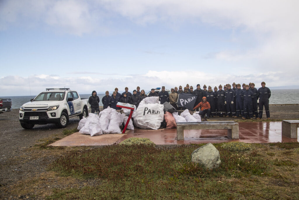 Limpieza Parley Chile. Foto: @elotrooscar
