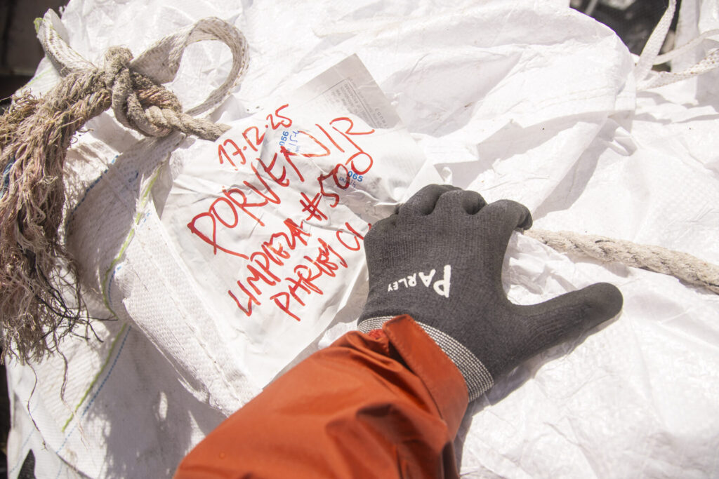 Limpieza Parley Chile. Foto: @elotrooscar