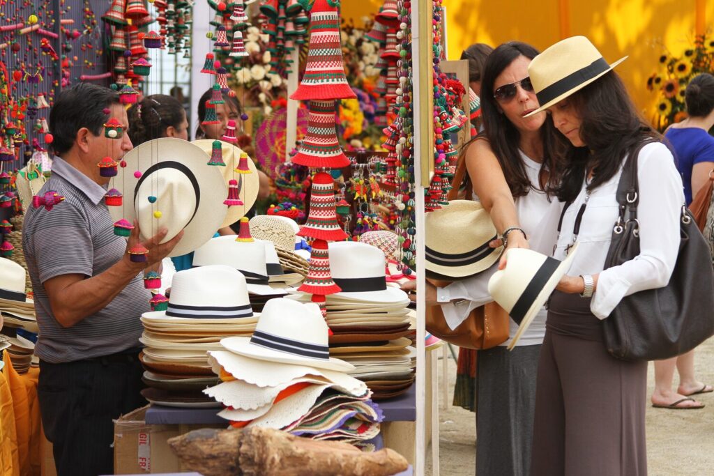 52 Muestra Internacional de Artesanía UC. Créditos: Pontificia Universidad Católica de Chile / Programa de Artesanía UC.