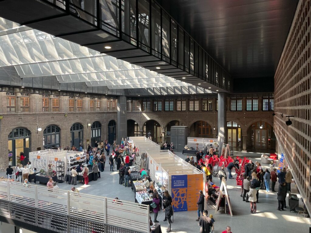 52 Muestra Internacional de Artesanía UC. Créditos: Pontificia Universidad Católica de Chile / Programa de Artesanía UC.