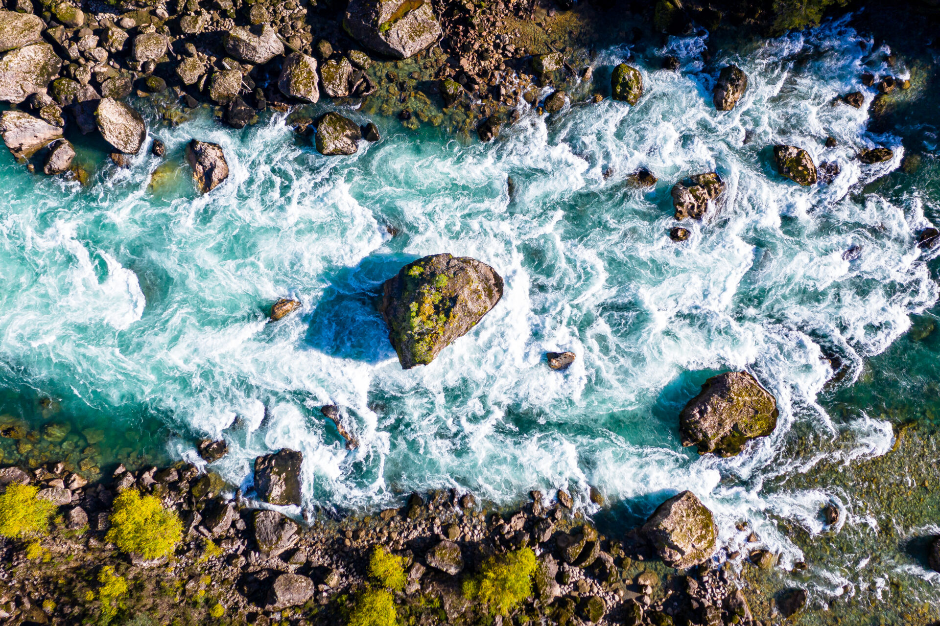 OPINIÓN | Motos de agua en el río Futaleufú: «El daño no está solo en la perturbación del ecosistema sino en la lógica de que el territorio es un escenario disponible para quien paga»