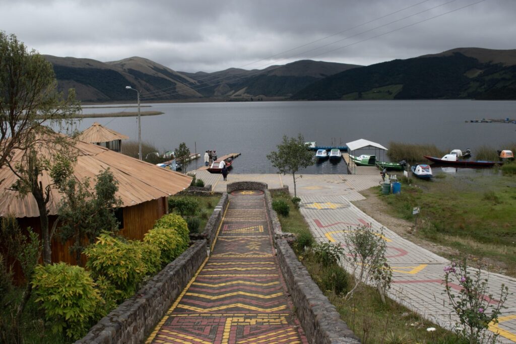 La gente del sol de las ocho puntas