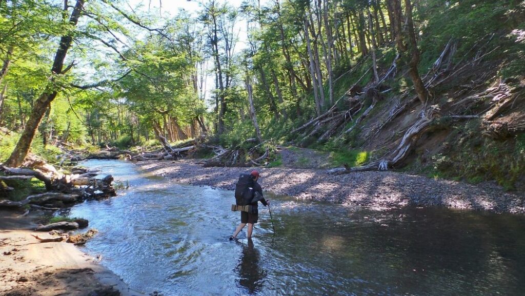 CRUCE ESTERO EL ALTO. DANIEL PÉREZ A.
Se observa el estero El Alto y el nivel de agua que tiene. Foto hacia el Sur, diciembre 2018.