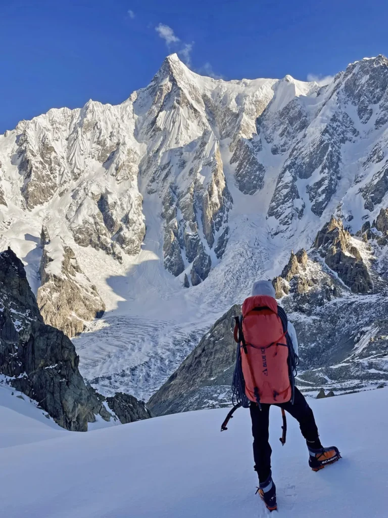 Sebastian Pelletti afrontando al Ultar Sar