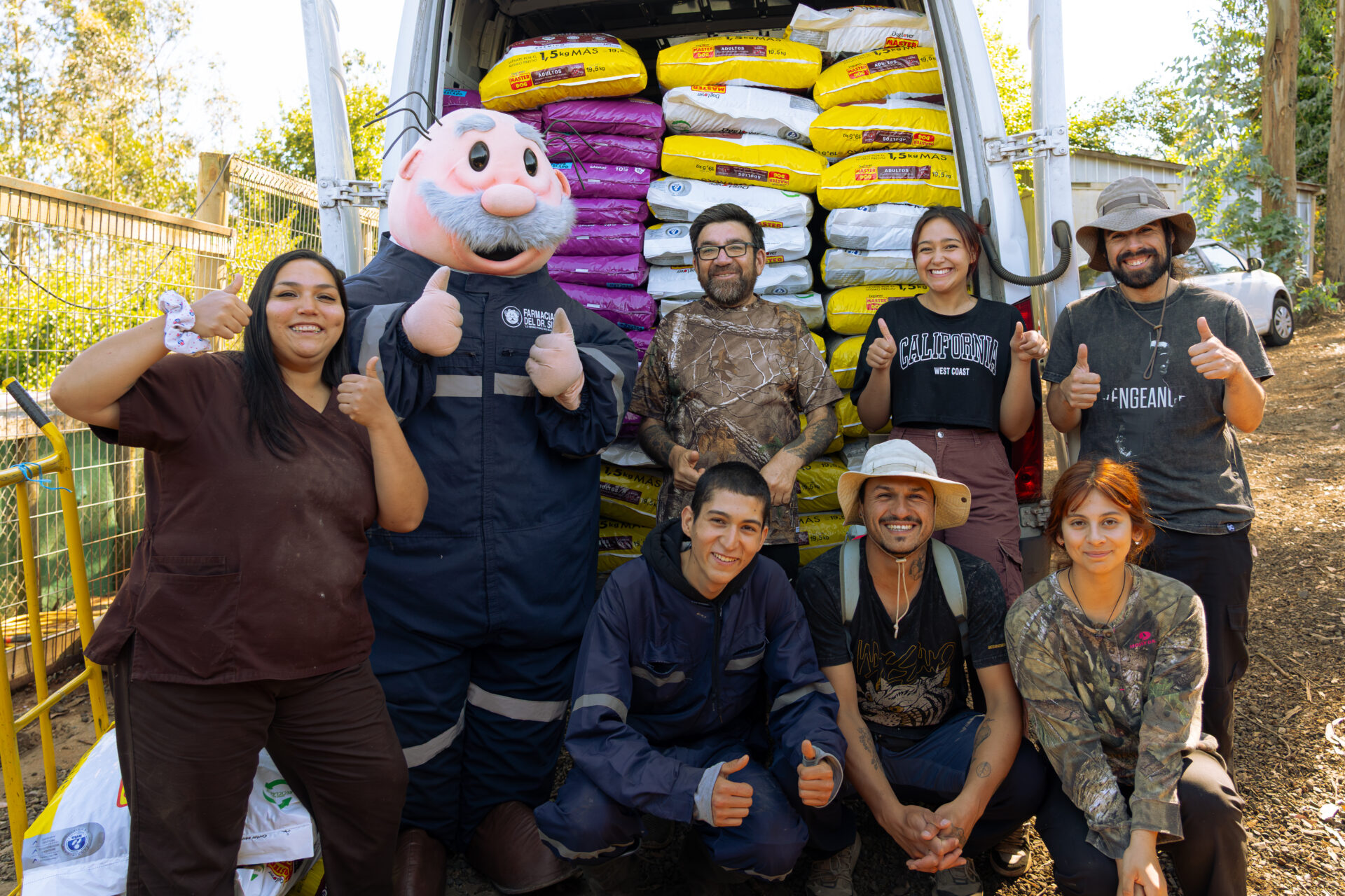 SíMiPlaneta dona insumos médicos y alimento a organizaciones que ayudan a animales en zonas afectadas por incendios