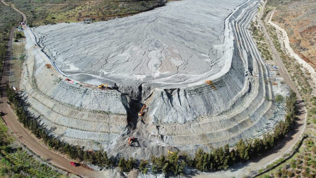 tranque de relave de minera Las Cenizas en Cabildo. Créditos: ©DGA