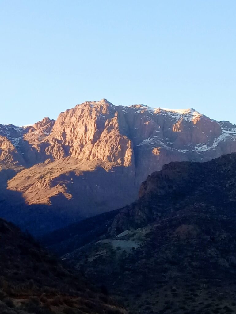 Valle de Chalinga. Créditos: Jorge Sebastián Hernández, fundador de la ONG Petroglifos del Choapa Chile (@petroglifoschoapa_conservacion).