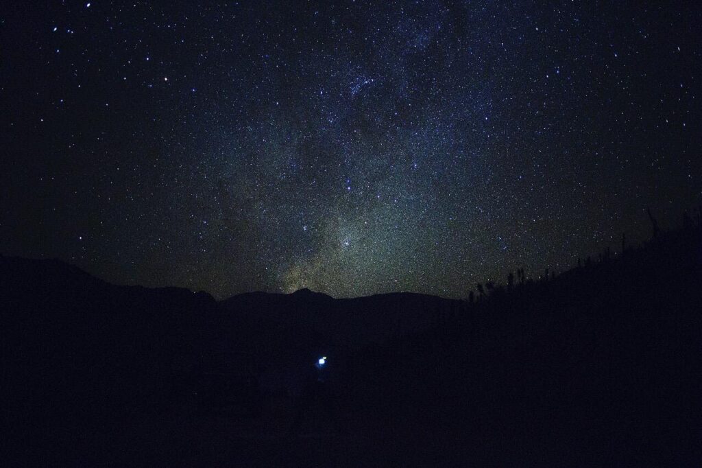 Valle de Chalinga. Créditos: Jorge Sebastián Hernández, fundador de la ONG Petroglifos del Choapa Chile (@petroglifoschoapa_conservacion).