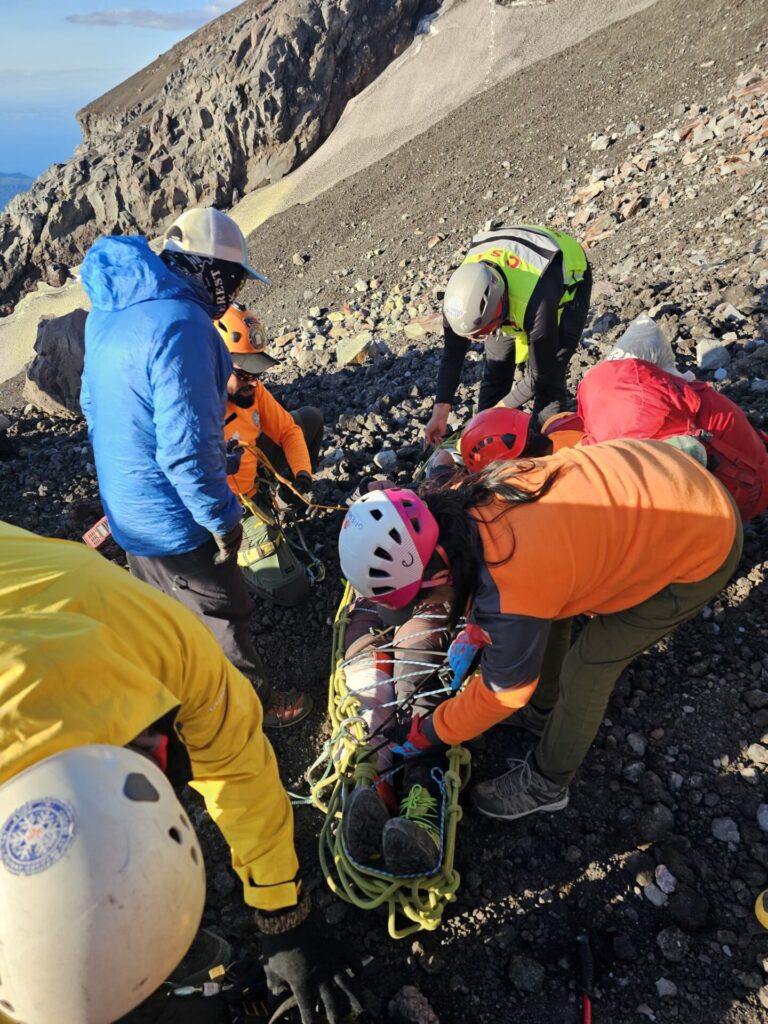 Rescate de una persona en el Volcán de Calbuco.