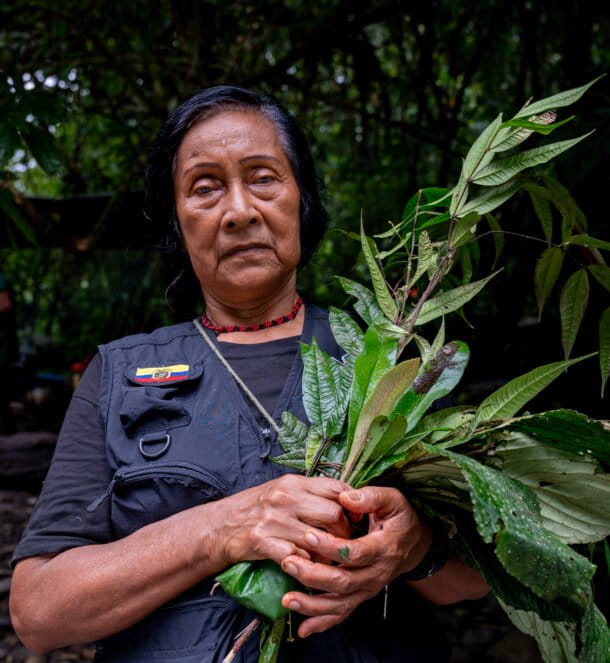 La abuela Graciela Quenamá ha sido la principal transmisora de conocimientos ancestrales a los niños y las niñas de la guardia Chipiri. Foto: cortesía Michelle Gachet / Amazon Frontlines