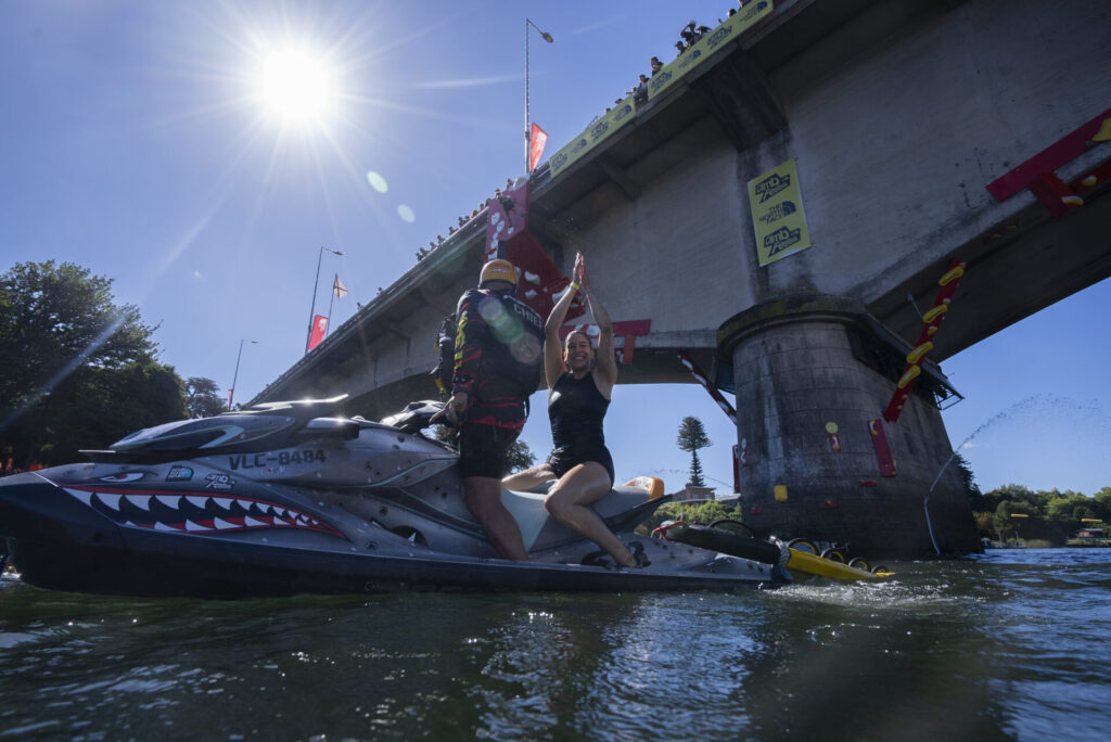 Maya Vásquez, ganadora de su categoría en la escalada.
