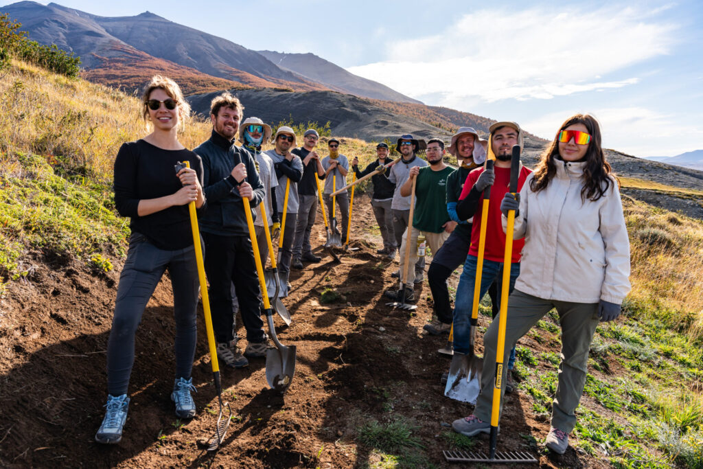 Voluntariado en Torres del Paine. Fotografía cortesía de Las Torres Patagonia.