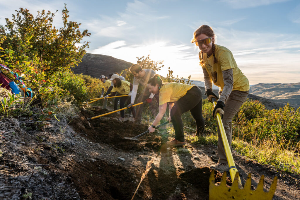 Voluntariado en Torres del Paine. Fotografía cortesía de Las Torres Patagonia.