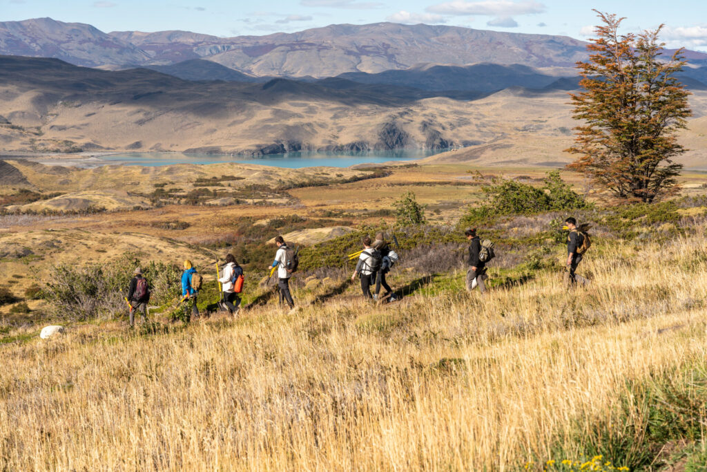 Voluntariado en Torres del Paine. Fotografía cortesía de Las Torres Patagonia.