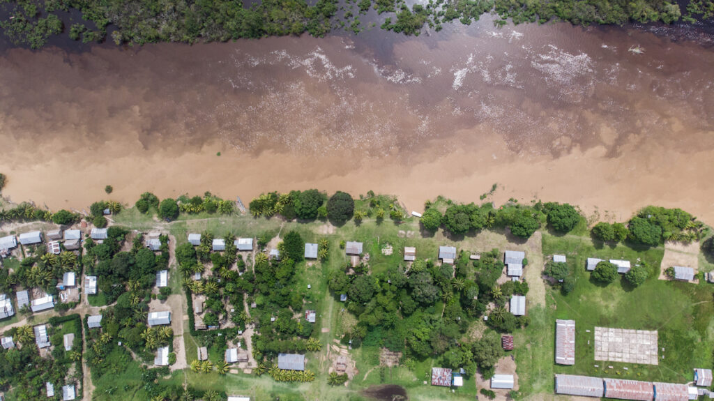 Una de las rutas que podría seguir el Tren Bioceánico es aquella que se propuso para la carretera que uniría Pucallpa, en Perú, con Cruzeiro do Sul, en Brasil. Foto: Sebastián Castañeda/Mongabay Latam