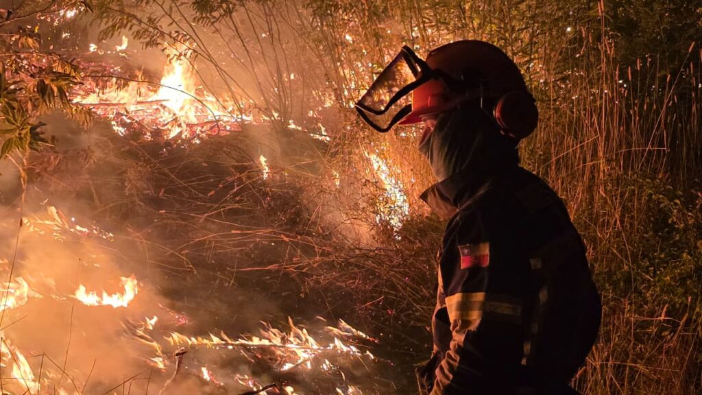 Bomberos en Quillón