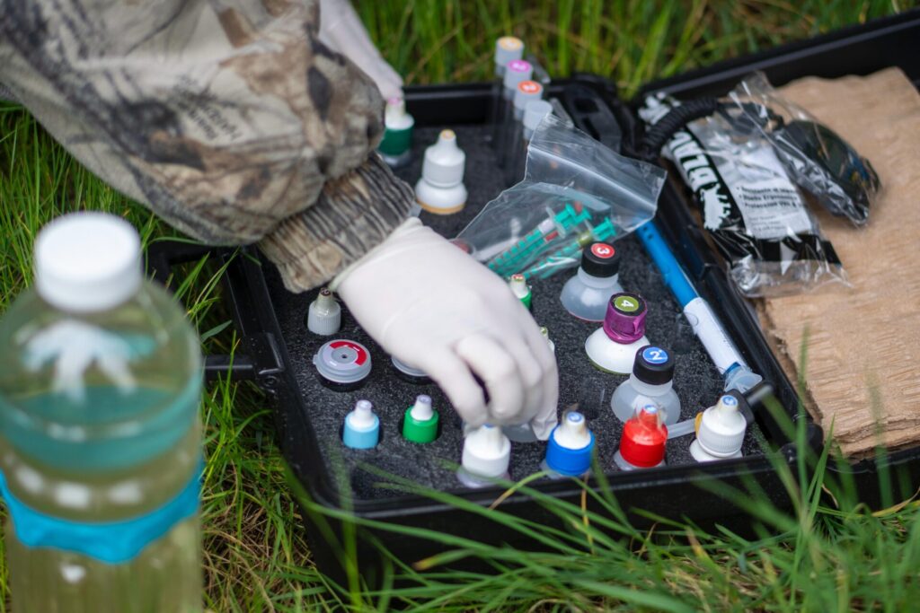 Elementos utilizados para comprobar el estado del agua