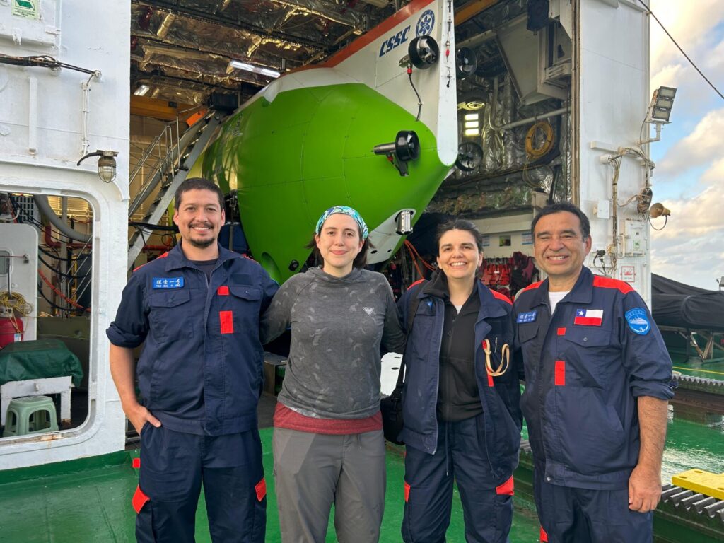 Equipo chileno en expedición binacional “Joint China-Chile Atacama Trench Expedition” (JCATE). Créditos: ©Matias Pizarro Urrutia