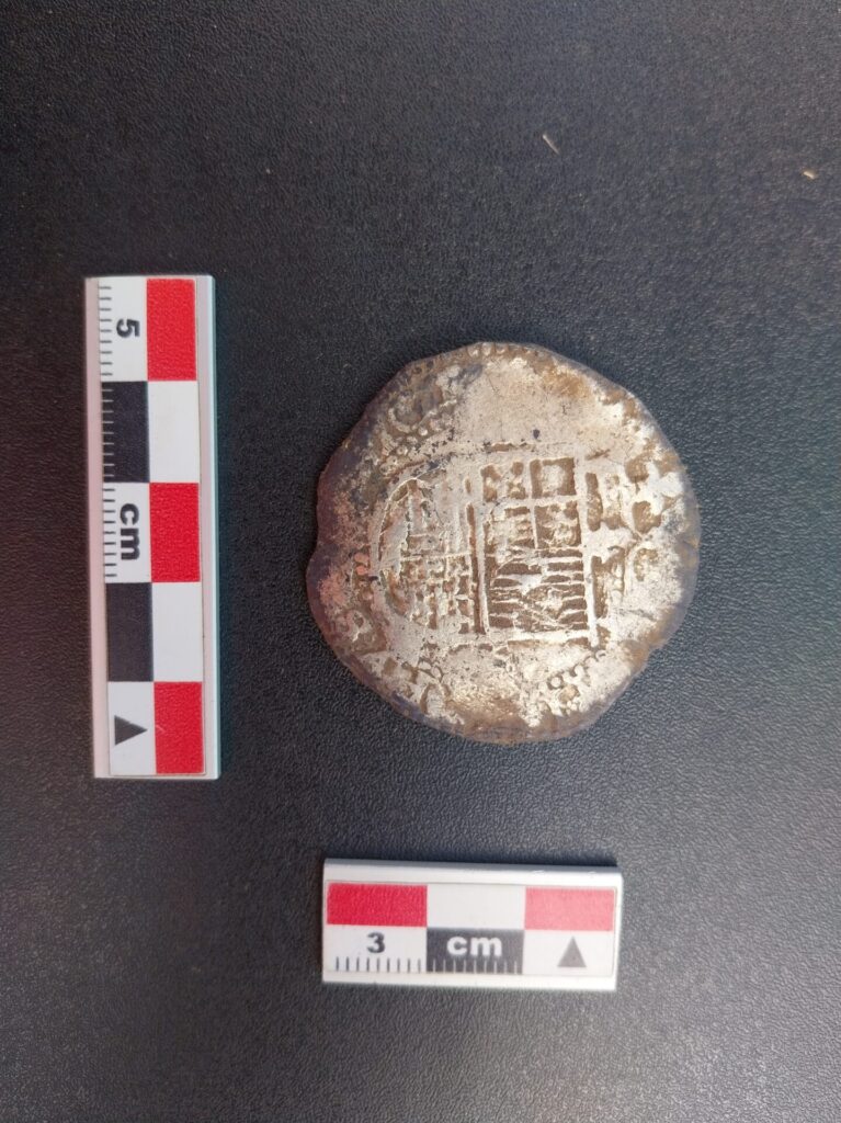 Cara frontal de la moneda encontrada