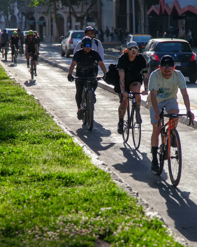 Ciclovía Nueva Alameda. Créditos: Victor Rojas @Rojasmovil @revistapedalea