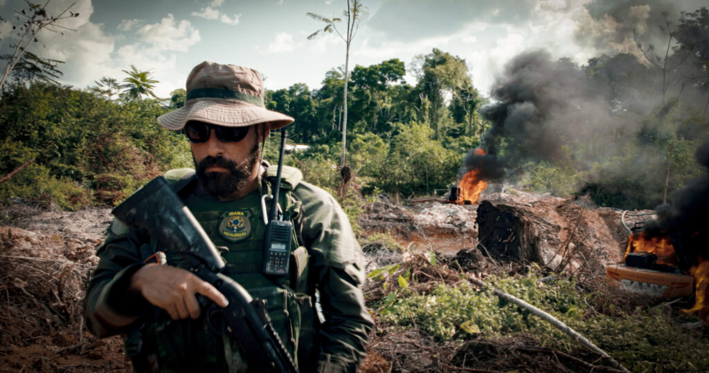 Extracción ilegal de oro, misión liderada por Hugo Loss. Imagen © Malaika Pictures.