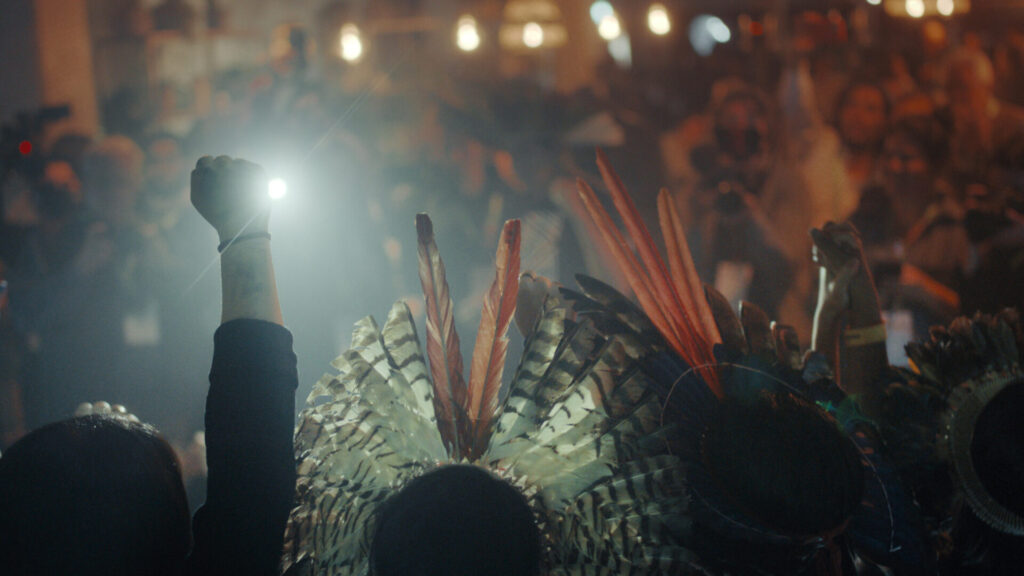 Juma en las protestas de Glaslow. Imagen © Malaika Pictures.