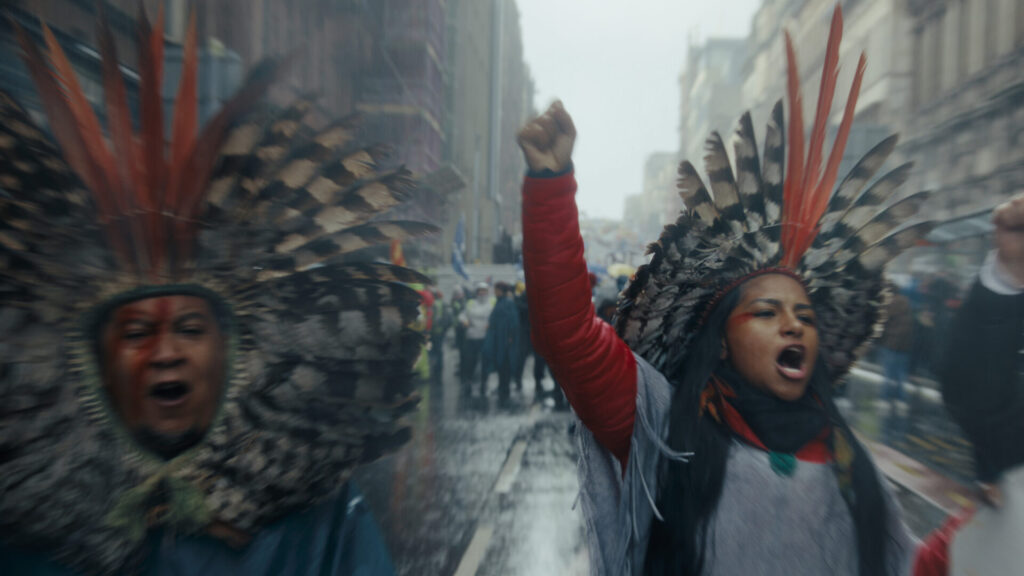 Juma en las protestas de Glaslow. Imagen © Malaika Pictures.