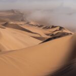 Una gran parte del patrimonio natural de Chile es su desierto, un territorio que se extiende por kilómetros en el norte del país y que presenta una belleza escénica única - Mar de dunas de Atacama.
