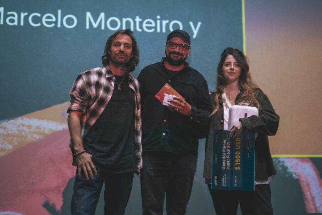 Sebastián Guzmán, Felipe Egaña y Laís Sambugaro. Créditos: Juan Croxatto (@ juan_croxatto).