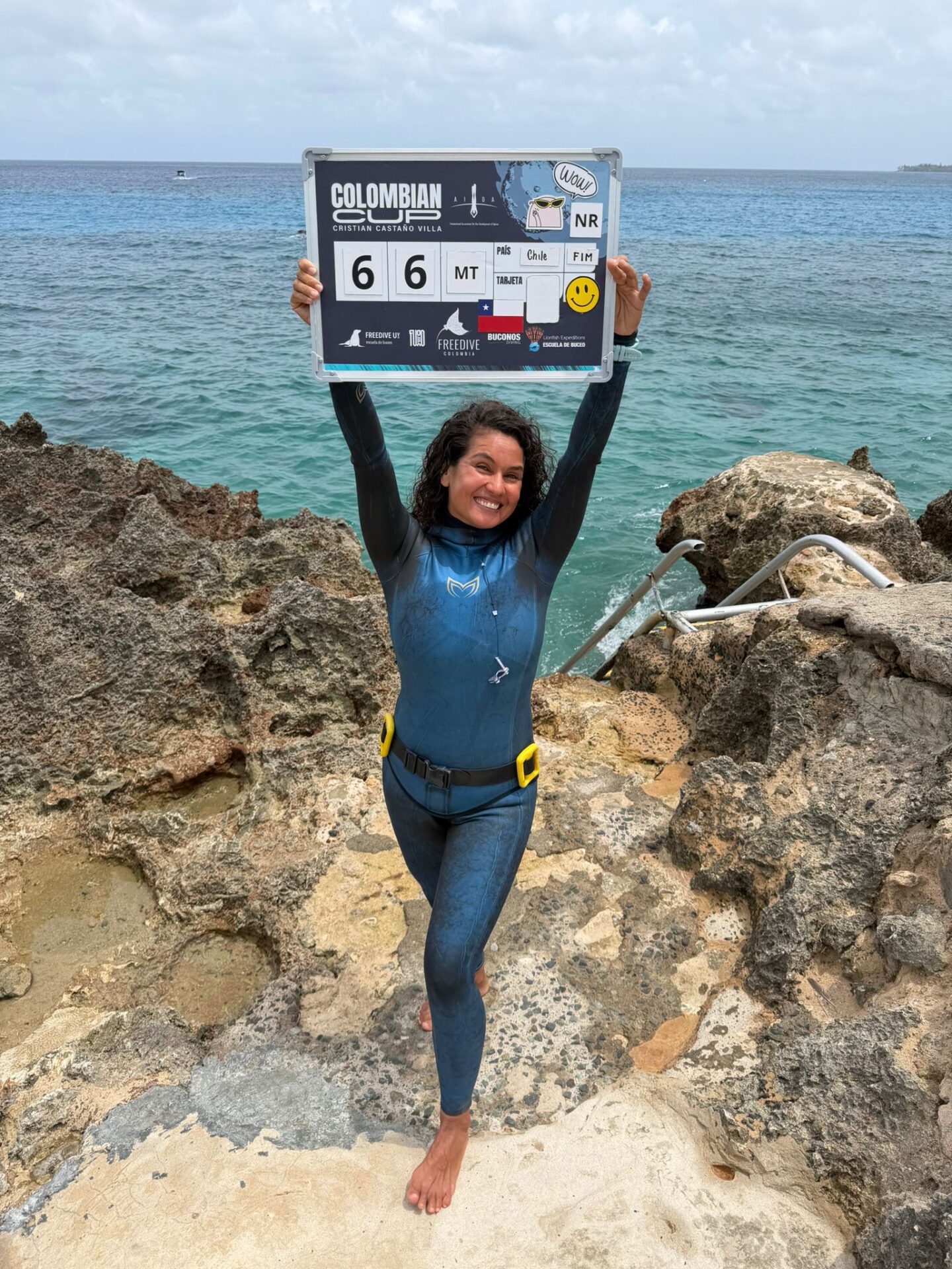 ¡Felicidades! Chilena Javiera Pinto rompe récord nacional al descender 66 metros en competencia internacional de apnea