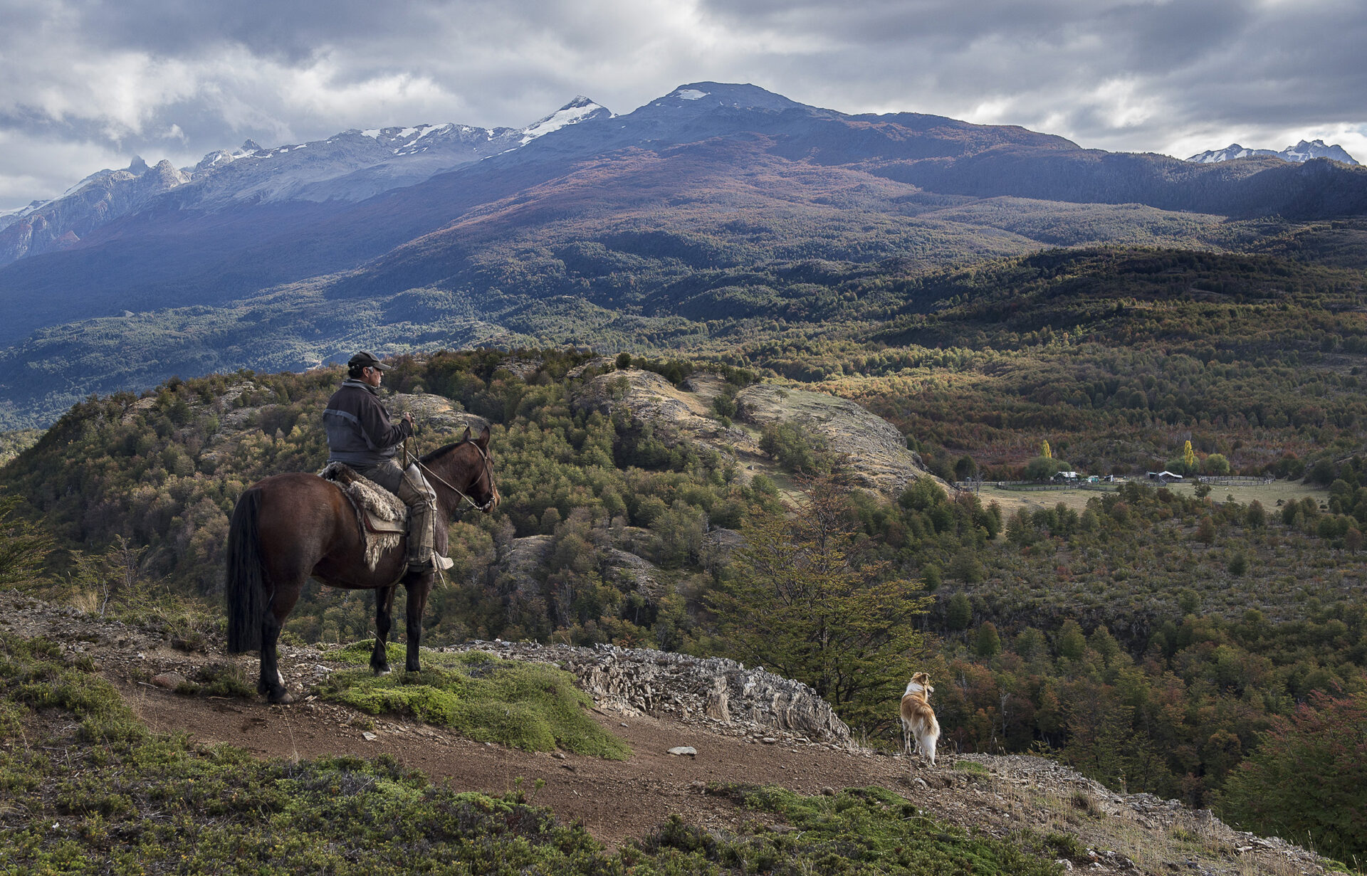 Ganadora del Concurso de Fotografía de Ladera Sur lanza nuevo libro patrimonial honrando la vida remota en la Patagonia