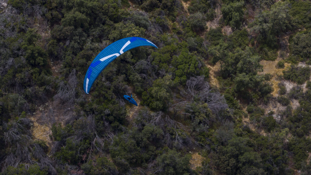 Lene Spaarwater en vuelo.